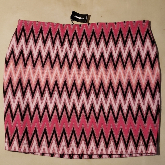 EXPRESS Pink High Waisted Stretchy Date Night Valentine's Day Mini Skirt - Picture 4 of 4